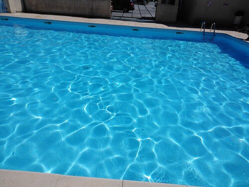 Chalet in campingWell placed quietly, next to the pool, beautiful terrace in the shade