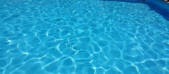 Chalet in campingWell placed quietly, next to the pool, beautiful terrace in the shade