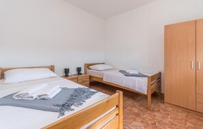 2 bedrooms, free WiFi, bed sheets