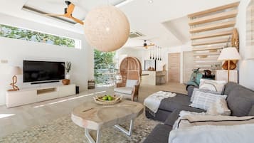 Smart-TV, DVD-Player, Stereoanlage