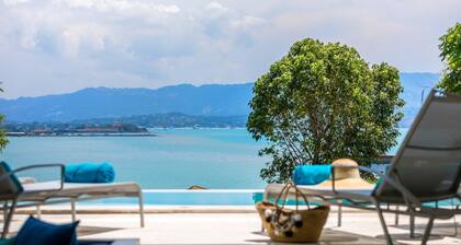 3Bed/4Bath Beachside Ocean View Villa with Swimming Beach and Park Access