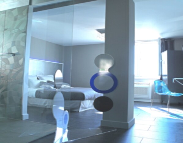 1 bedroom, iron/ironing board, internet, bed sheets - Bright room with Sainte Victoire view and pool (VENELLES)