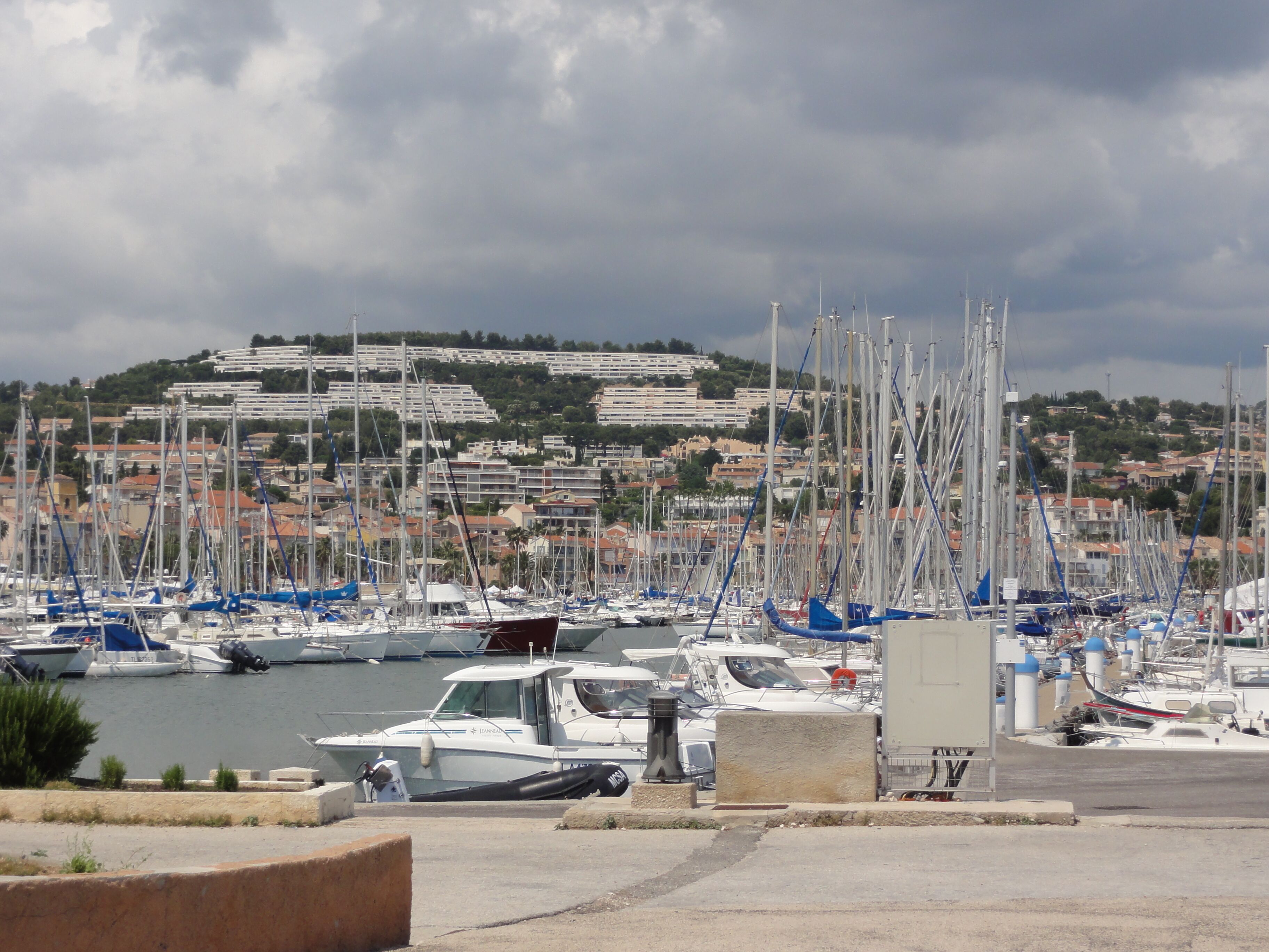 Port de Bandol côté marina
à proximité parking gratuit