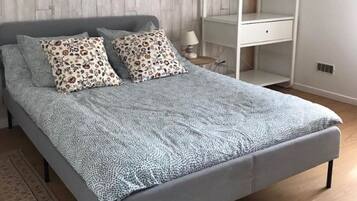 3 bedrooms, iron/ironing board, free WiFi, bed sheets