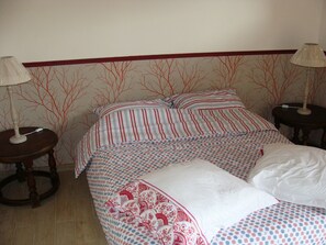 3 bedrooms, iron/ironing board, free WiFi