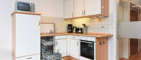 Køleskab, mikrobølgeovn, ovn, opvaskemaskine