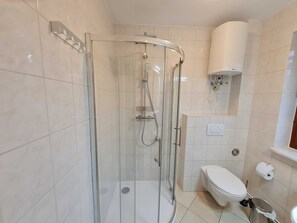 Unclassified image, 3 of 13, button