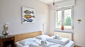 6 habitaciones, tabla de planchar con plancha, wifi y ropa de cama 