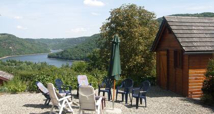 Large chalet with jacuzzi and lake view