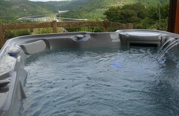 Bañera de hidromasaje exterior