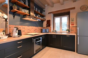 Fridge, microwave, oven, stovetop - Gite **** 8 people, great comfort with very neat decoration. (Lièpvre)