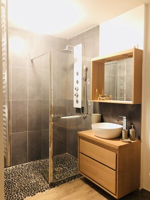 Hair dryer, towels