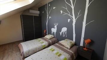 2 bedrooms, soundproofing, iron/ironing board, travel crib
