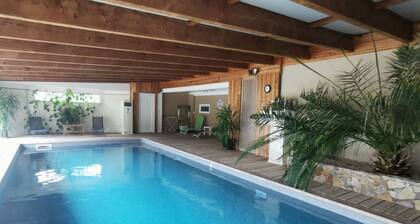 Gßte avec piscine privée et chauffée à 30 °C toute l'année, à 15 min de l'Alsace