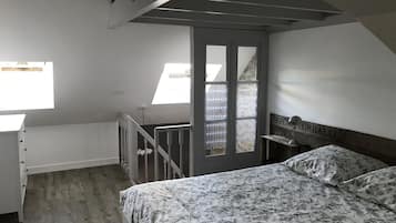 2 slaapkamers, een strijkplank/strijkijzer, reisbedje, wifi