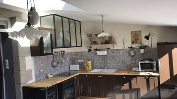 KylskÄp, mikrovÄgsugn, ugn och spishÀll