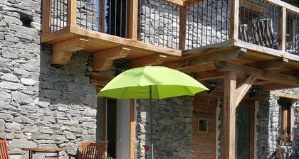 L'alpin-Savoie : joli studio 2pers en Rez de jardin d'un chalet