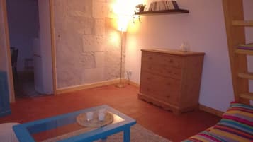 1 camera, insonorizzazione, ferro/asse da stiro, accesso a Internet