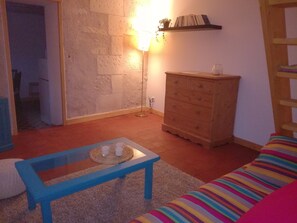 1 chambre, chambres insonorisées, fer et planche à repasser