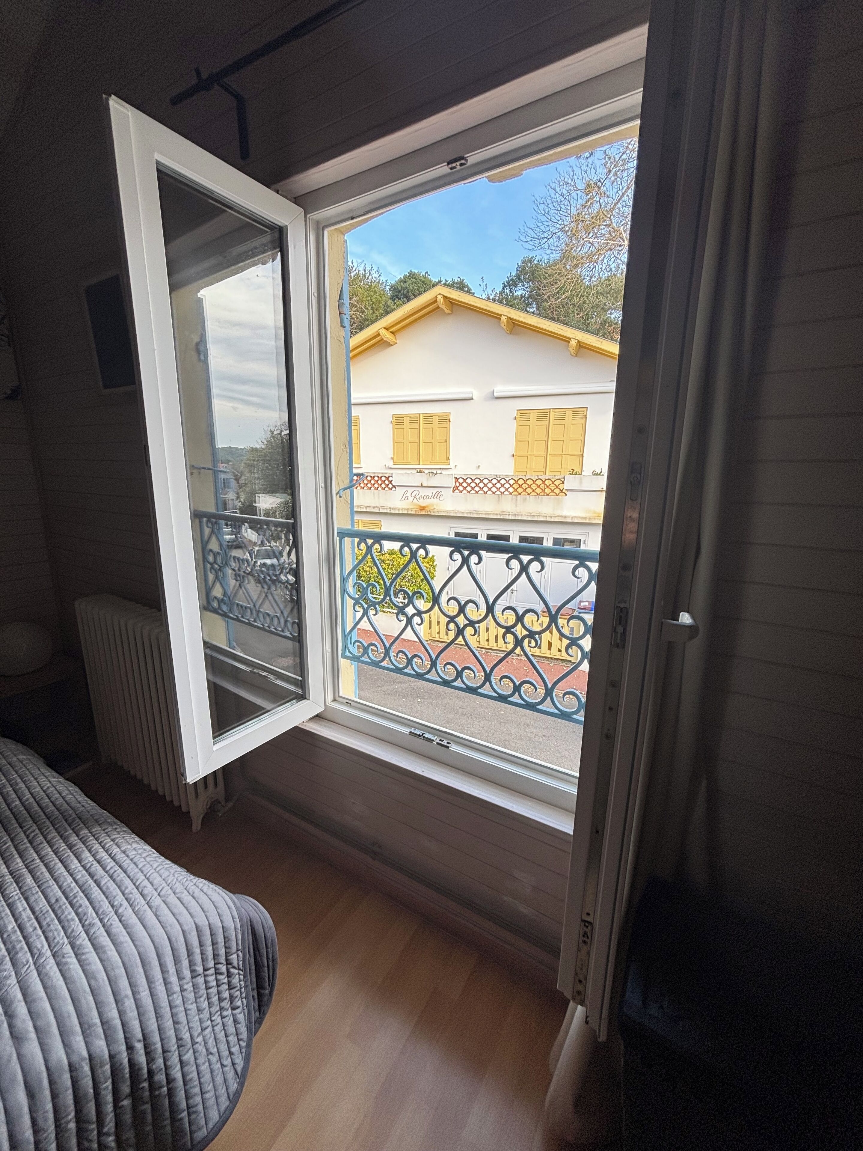 2 chambres, bureau, fer et planche à repasser, Wi-Fi gratuit