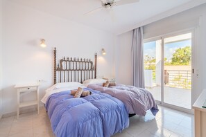 5 habitaciones, tabla de planchar con plancha y wifi gratis