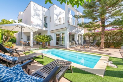 Holiday Home "Villa Mar - Can Bujosa" on the Beach