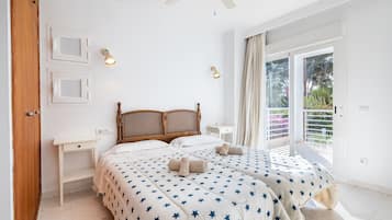 5 Schlafzimmer, Bügeleisen/Bügelbrett, kostenloses WLAN, Bettwäsche