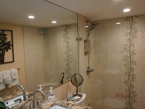 Shower, hair dryer, towels, soap - Maui Vista -  Fully Renovated, New Kitchen and Bathroom.  Best Location. (Kihei)