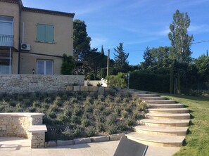 Property grounds - VILLA PRIVATE POOL-AIR-CONDITIONING COTE ISLE S/SORGUE PETS WELCOME (Caumont-sur-Durance)