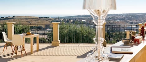 屋外ダイニングエリア