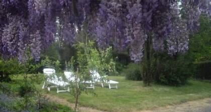 COUNTRY HOME TO RECHARGE YOUR BATTERIES
