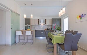 Dining - Amazing home in Vodnjan (Vodnjan)