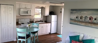 Cottage-Steps to the beach-See Block Island
