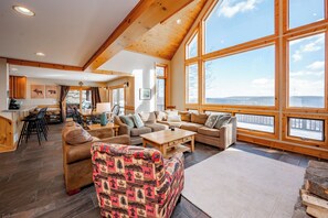 Smart TV, fireplace, DVD player, table football