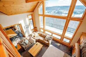 Smart TV, fireplace, DVD player, table football