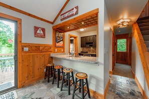 雪櫃、微波爐、焗爐、爐具