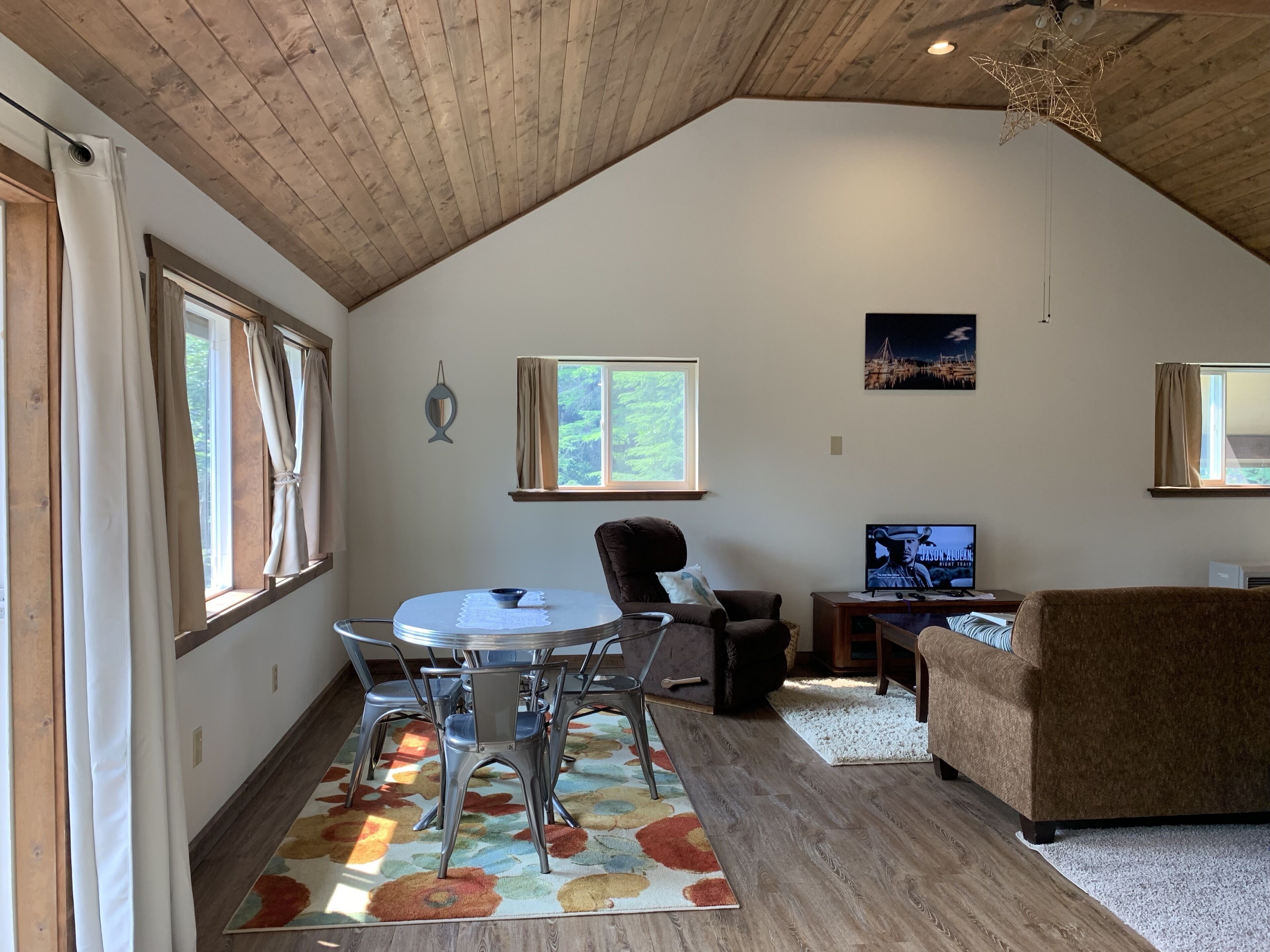 Smart TV, DVD player, books