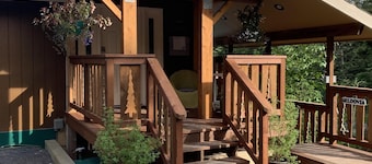 Seward House -  Lost Lake