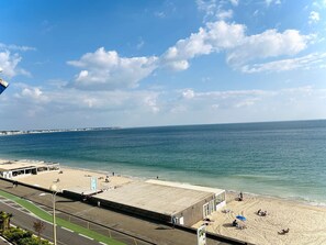 On the beach - Seaside Studio with Terrace, Ocean View, Close to Shops, Pets Allowed (La Baule)
