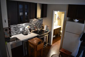 Fridge, microwave, oven, stovetop - Beautiful Newly Remodeled Condo w/ Free Wifi! Shops & Mountain Close! Must See! (Mammoth Lakes)