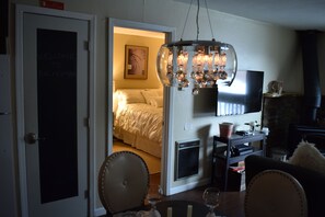 1 غرفة نوم ومكواة/لوح كي وواي فاي وملاءات أسرّة