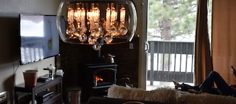 Kaunis uudisrakennus Condo w / Free Wifi! MyymÀlÀt & Vuoristo Sulje! TÀytyy nÀhdÀ!