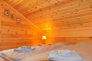 7 bedrooms, iron/ironing board, free WiFi, bed sheets
