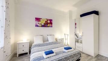 1 habitación y escritorio