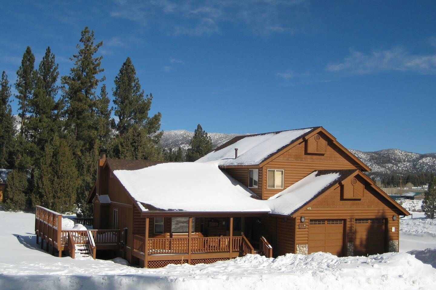 Eagle Point Escape Log Style Cabin *BEST LOCATION* w/Spa+2 Master+GameRoom
