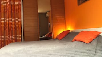 4 chambres, coffres-forts dans les chambres, fer et planche Ă repasser