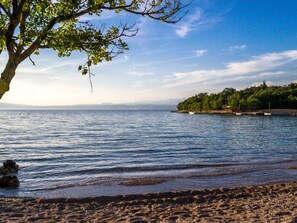 Beach nearby - Holiday apartment with terrace and air conditioning (Njivice)