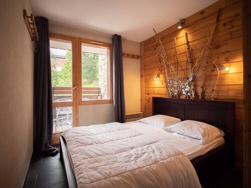 Beautiful renovated 3-room apartment with balcony, optional parking in Valmorel