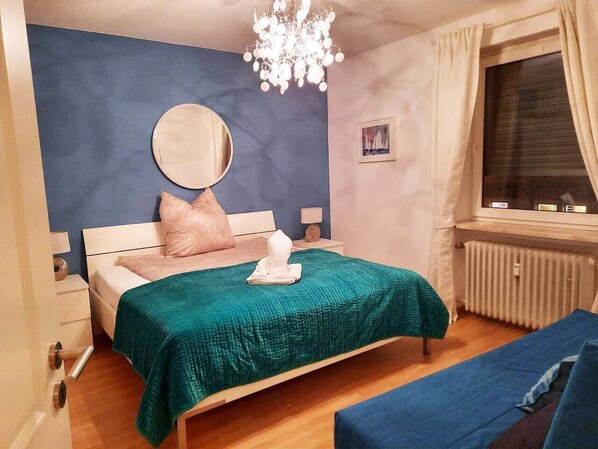 3 bedrooms, iron/ironing board, WiFi, bed sheets