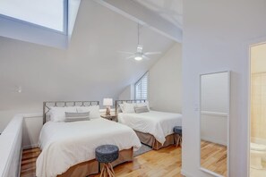 2 habitaciones, tabla de planchar con plancha, cuna de viaje y wifi 